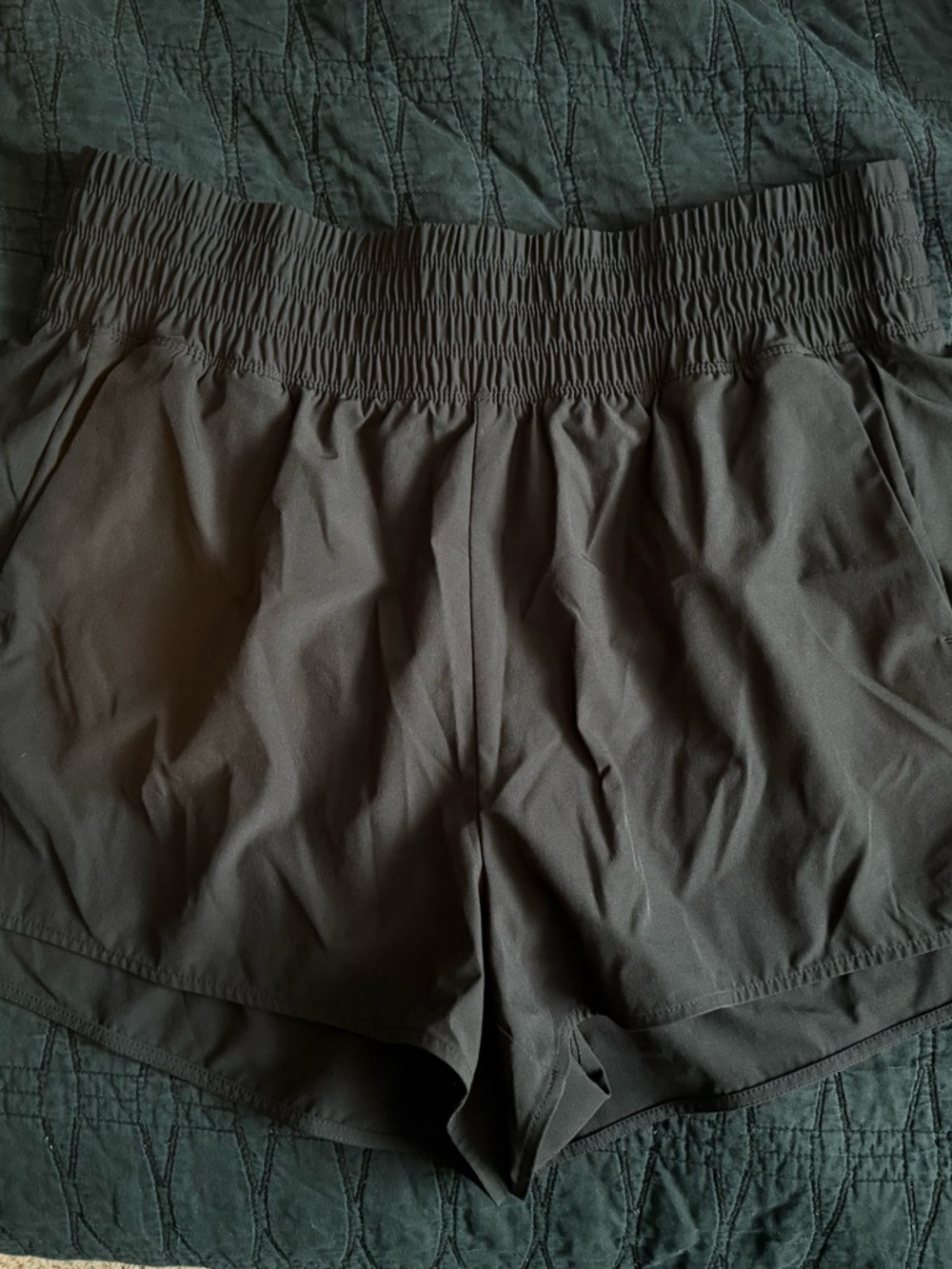 Old Navy Women's Black Elastic-Waist Active Shorts with Pockets